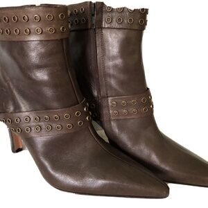 Manolo Blahnik Critany Leather Ankle Boots  ITALY